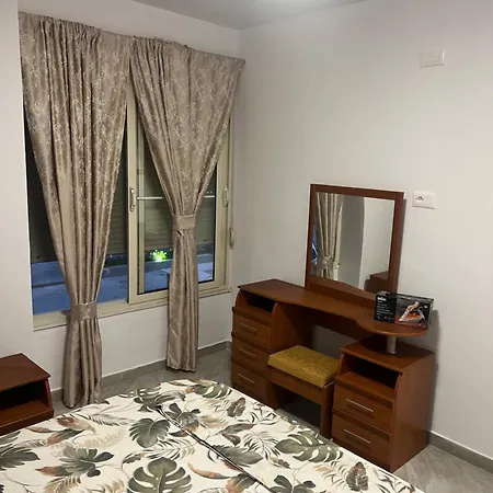 Troplini Apartment Golem (Tirana)